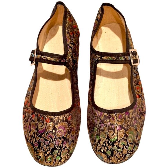 Mary Jane Shoes - Mary Janes with buckle strap